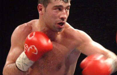 Are adversar! Lucian Bute boxează pe 5 noiembrie cu Glen Johnson!