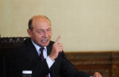 Traian Băsescu: Nu se pot da alţi bani la Sănătate până când închidem robinetele prin care se scurg bani