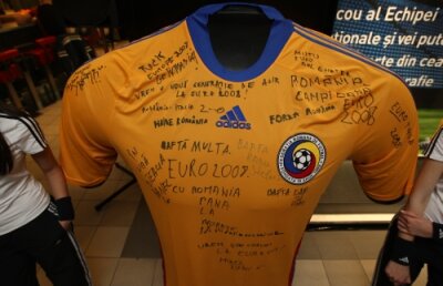 Dacă vrei să mergi la Luxemburg - România plăteşti între 10 şi 25 de euro biletul de meci