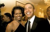 Obama şi soţia sa, asaltaţi de reporteri la ieşirea dintr-un restaurant, după o cină romantică