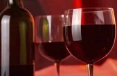 Cum recunoşti o sticlă cu vin contrafăcut? Vezi trei falsuri româneşti