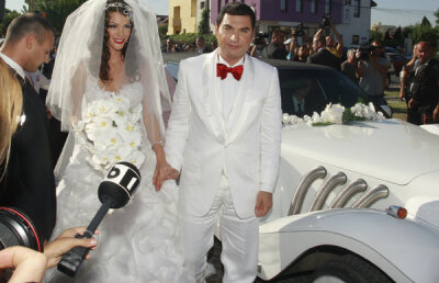 Nunta şefului dinamovist a emanat opulenţă din primul pînă în ultimul minut » Megalo-Borcea