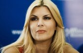 Eroina zilei! Elena Udrea a acordat primul ajutor unei fetiţe care a leşinat