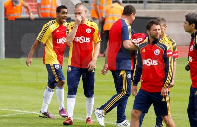 GALERIE FOTO Tătăruşanu portar, Lazăr mijlocaş central, Bucur pe stînga. Cam aşa ar arăta echipa României cu Luxemburg