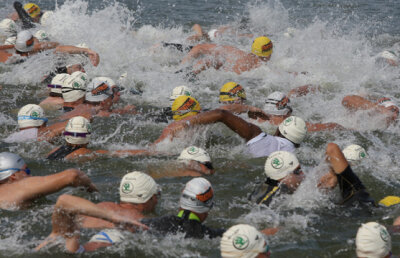 Cel mai mare triatlon din sud-estul Europei a strîns ieri, la Mamaia, peste 600 de participanţi » Show pe apă şi pe uscat