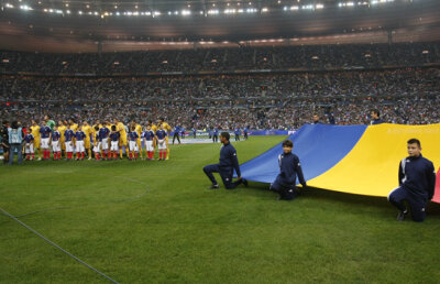 România n-a mai cîştigat un meci în faţa a peste 45.000 de fani din 1998 şi a luat de două ori cîte 5 goluri! :S