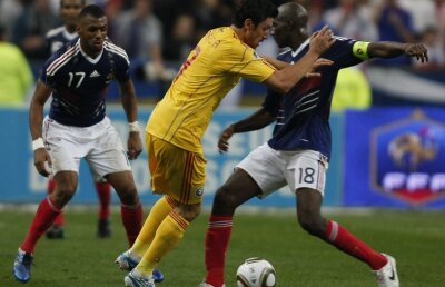Franţa ne umileşte la aproape toate capitolele. Sîntem în stare să-i batem la fotbal?