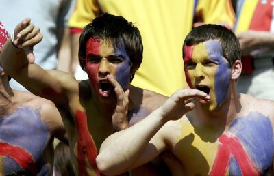 Să fie "marţi 13" pentru ei! Franţa are 12 meciuri fără înfrîngere :S