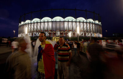 Mergi la stadion, fă-ţi poze şi trimite-le pe gazeta@gsp.ro. Vor fi publicate în ziar şi pe site