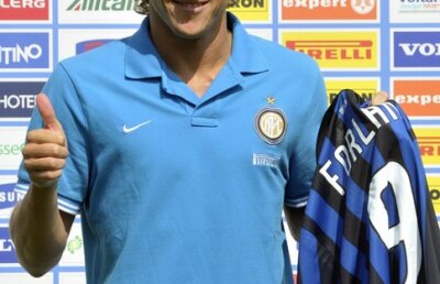 Atac stelar pentru Inter: Forlan, Milito şi Zarate vor fi titulari cu Palermo