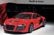 Audi R8 e-Tron, cu forţe proaspete