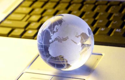 Oamenii de ştiinţă lucrează la un supercomputer care ne va spune viitorul. Mubarak şi bin Laden, deja "ghiciţi"