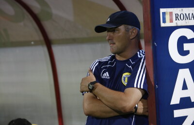 Răchită sare la gîtul jucătorilor: "Am ajuns fraierii fraierilor. Încep disponibilizările!"