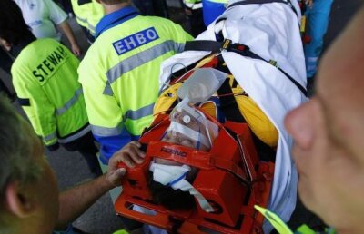 VIDEO » Portarul lui PSV a suferit o accidentare gravă la meciul cu Ajax!