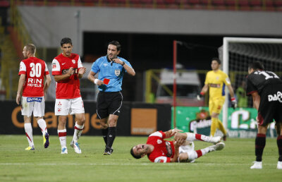 Herea eliminat pe în minutul 44, Lucescu trimis în tribune la pauză