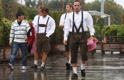 Ribery bea berea cu litrul la Oktoberfest :D