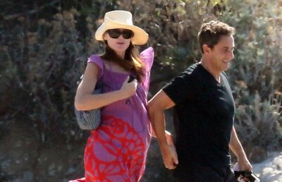 VIDEO! Carla Bruni Sarkozy abia asteapta sa nasca