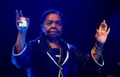 Cesaria Evora îşi încheie cariera de cântăreaţă. Nu va mai susţine concertele din România