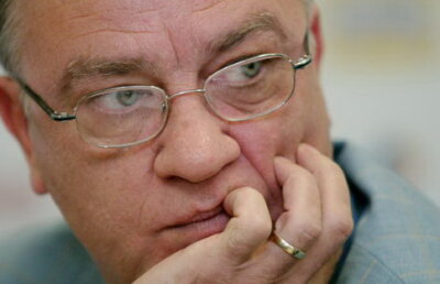 După 24 de ore de la reţineri, Mircea Sandu îşi cere scuze pentru situaţia creată de arestarea lui Avram şi a lui Ţerbea