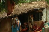 Prostituţie în numele religiei. Adolescentele din India, vândute în bordeluri chiar de părinţi