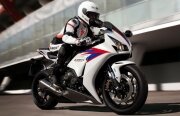 Honda a prezentat noul CBR1000RR