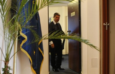 Ţerbea s-a apărat în faţa magistraţilor: ”I-am dat lui Avram un tablou, un basorelief”