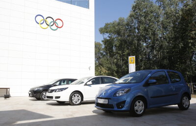 FOTO// Bani primesc, au venit şi maşinile, medalii să aducă!