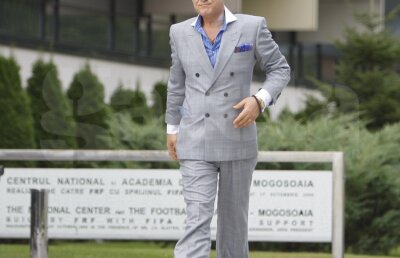 VIDEO Ilie Stan instalat oficial la Steaua. Vezi cine îl va ajuta s-o antreneze!