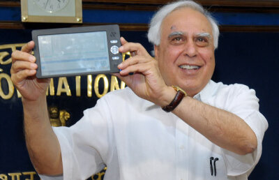 India a lansat tableta PC de 35 de dolari! (VIDEO)