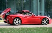 Ferrari California, la joacă în zăpadă