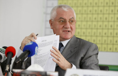 Dragomir îi răspunde lui Mititelu: "Sînt solidar cu FRF, nu există nici un fals"