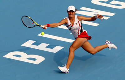 Monica Niculescu s-a calificat în semfinalele turneului de la Beijing, după ce a învins-o pe Maria Kirilenko: "E incredibil!"