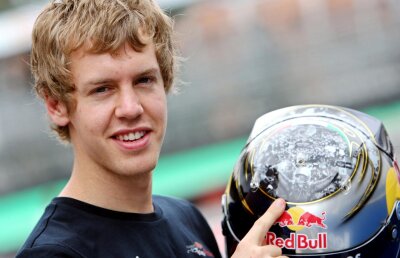 FOTO Ce pasiune ciudată are Vettel! Campionul F1 foloseşte cîte o cască diferită la fiecare cursă