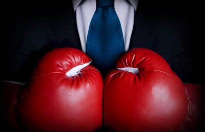 Şefii sunt de patru ori mai predispuşi decât subalternii să devină psihopaţi. Ce faci când ai un şef "plecat pe câmpii"?