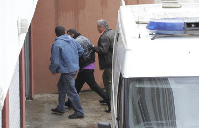 Din cine este format clanul Butoane: "Cămătari, proxeneţi, barbugii"