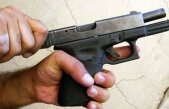 Împuşcături în faţa Tribunalului Alba. Mai multe focuri de armă, trase dintr-un autoturism