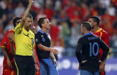 VIDEO » Sancţiune drastică pentru Rooney! Nu joacă în grupele Euro 2012!