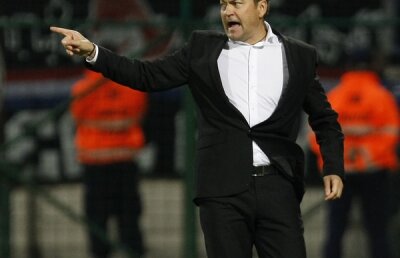 Ilie Stan îşi acuză predecesorul: "Jucătorii n-au avut continuitate la antrenamente, dar îi pun eu pe picioare"