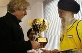 Maratonist la 100 ani: Un britanic indian a intrat în Cartea Recordurilor după ce a alergat 42 km în opt ore