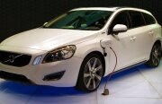 Volvo l-a confirmat pentru anul viitor pe V60 Hybrid