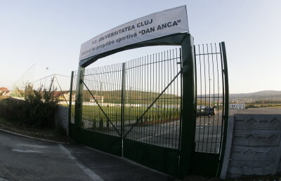 GALERIE FOTO ”U” şi-a inaugurat ieri baza de pregătire de un milion de euro