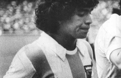 VIDEO 35 de ani de la primul meci oficial jucat de Maradona!