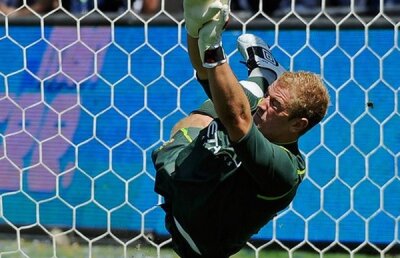 VIDEO Uite cine îl ţine pe Pantilimon rezervă: Joe Hart e la fel de bun atacant ca şi portar