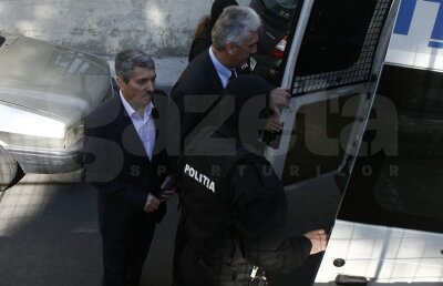 FOTO EXCLUSIV » Justiţia a decis: Avram şi Ţerbea rămîn în arest încă 60 de zile