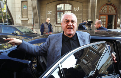 Dumitru Dragomir la ieşirea din sediul DNA: "Mare brînză! Facem alt regulament şi reprimim Craiova!"