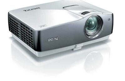 BenQ W1200 proiectorul petrecerilor tale!