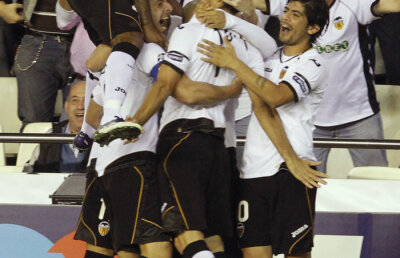 VIDEO » Jonas a intrat în istorie cu golul din meciul Valencia - Leverkusen!