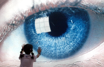 Descoperire inedită în medicină: ochii căprui pot fi transformaţi definitiv în ochi albaştri (VIDEO)