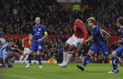 ZERO ONORABIL » Gălăţenii au fost eroici pe Old Trafford, dar au plecat tot cu traista goală