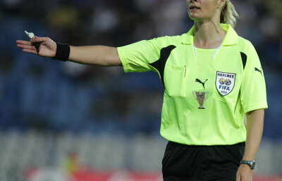 Soţ şi soţie la un meci de Liga a 3-a